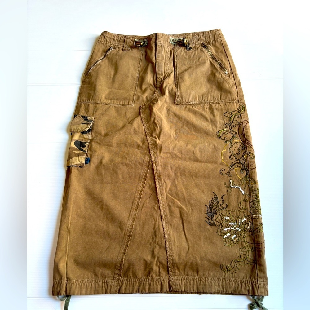 Soho Y2K Cargo Embroidery Skirt
